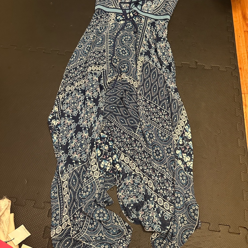 BCBGMaxAzria Navy and White Paisley Maxi Dress with Scarf Hem - Picture 2 of 3